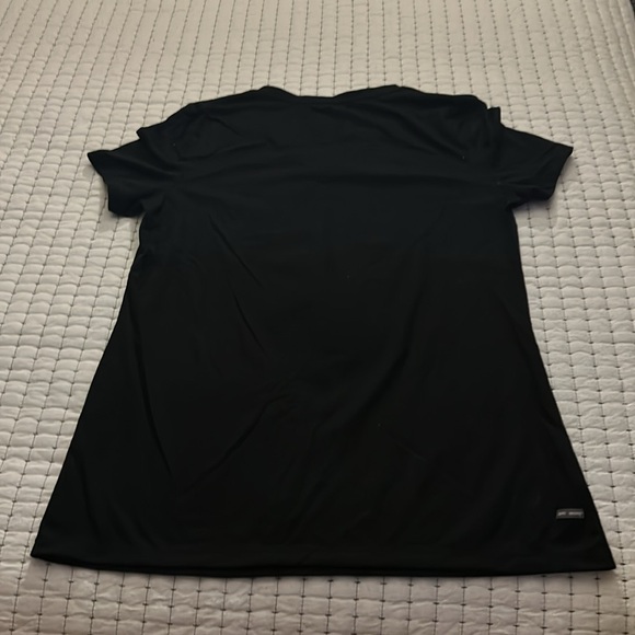 DanSkin Now Semi Fitted V-Neck T-Shirt - Picture 7 of 8